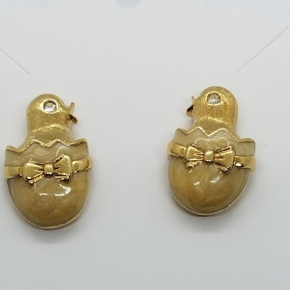 Avon chick in egg gold tone post earrings